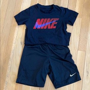 NIKE Boy’s exercise apparel